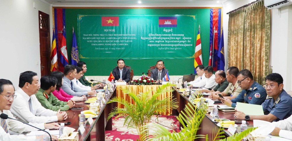 Quang canh hoi nghi. Anh: Phuong Vu