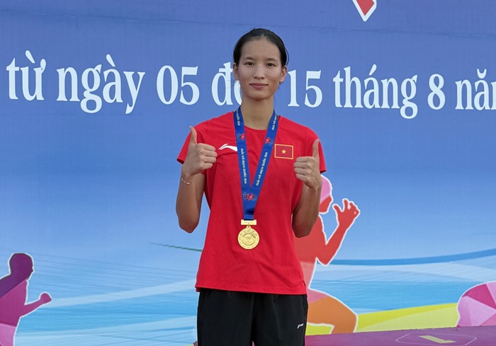 운동선수 Duong Thi Thao는 베트남 청소년 육상의 전문성이 뛰어난 얼굴입니다. 사진: Hoai Viet