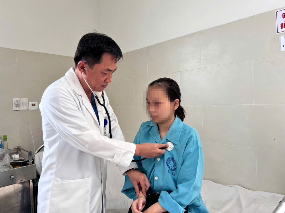 Activating a "red alert", saving the life of an 18-year-old female student with multiple critical injuries in Da Nang. Photo: BVDN