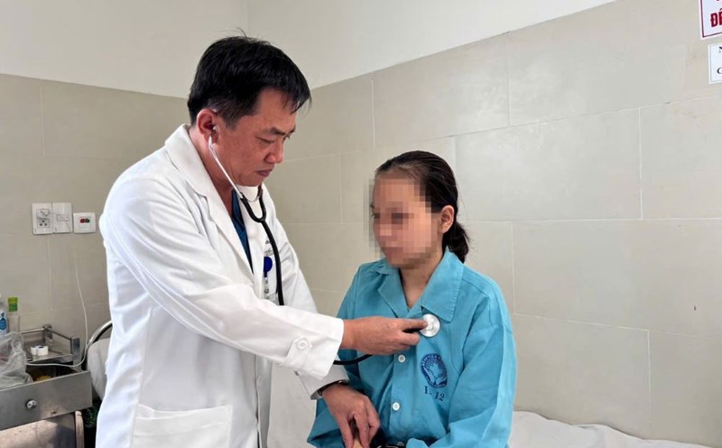 Activating a "red alert", saving the life of an 18-year-old female student with multiple critical injuries in Da Nang. Photo: BVDN