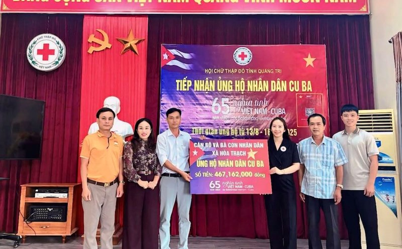 The money was sent by the people of Hoa Trach commune to the people of Cuba. Photo: Hoa Trach Front