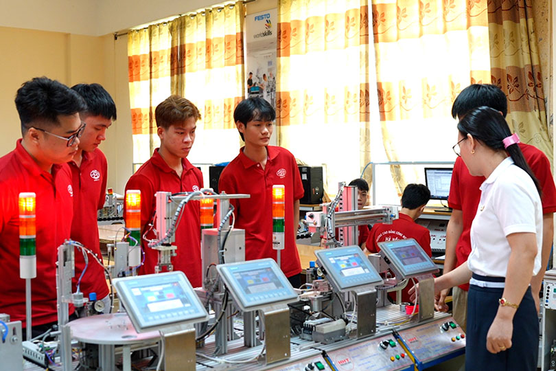 Reasons why vocational schools are increasingly attracting candidates