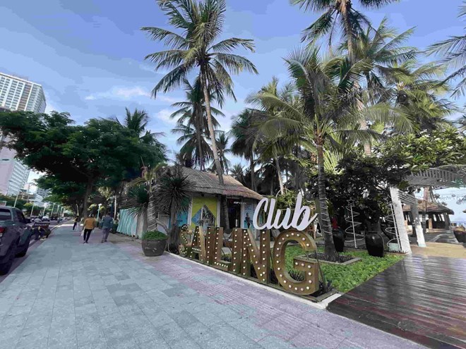 Nha hang Sailing Club truoc day nhieu lan duoc gia han su dung dat. Anh: Huu Long