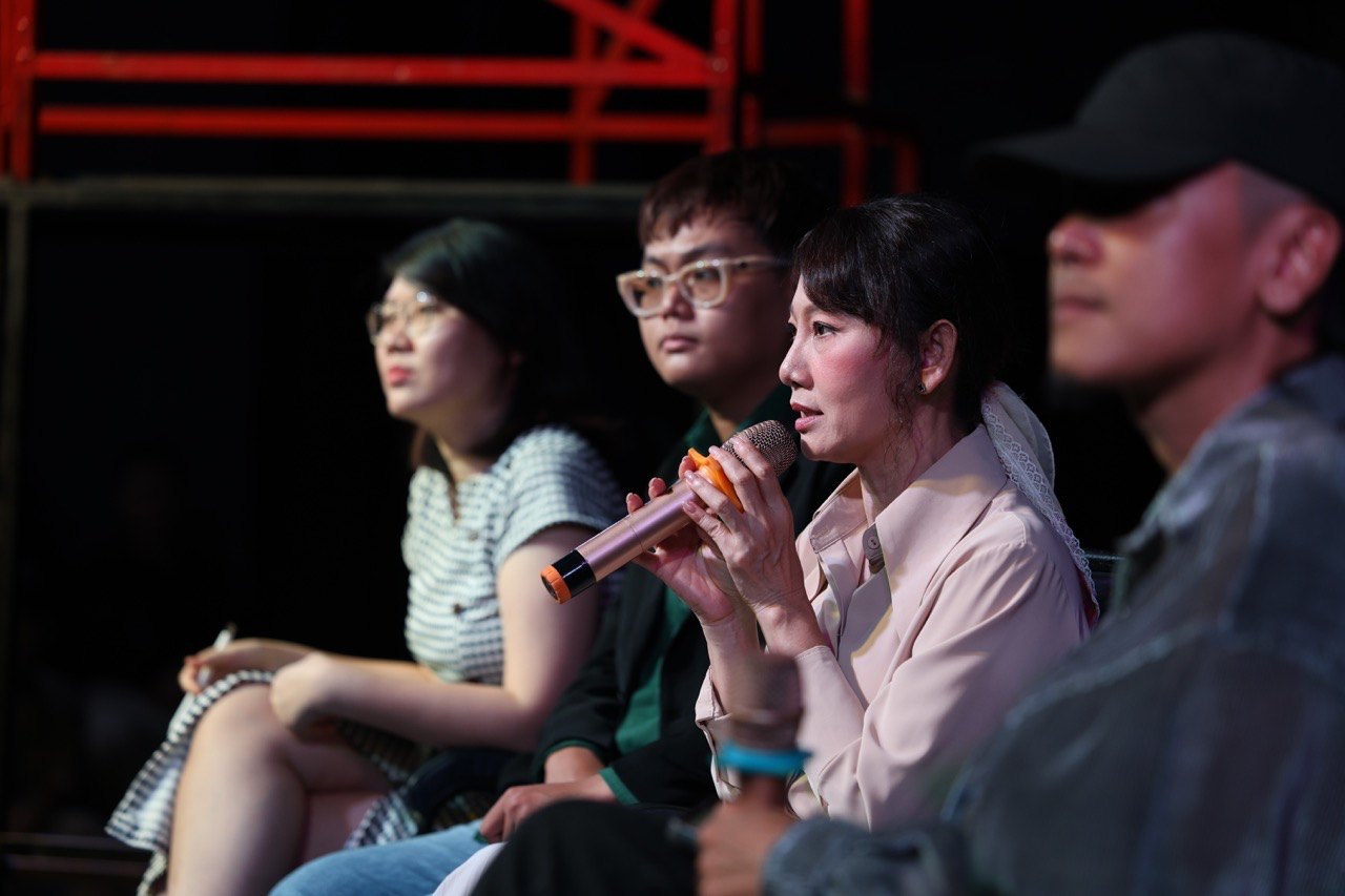 NSND My Uyen comparte sobre la obra Ao quan. Foto: Suministrada por el Teatro.