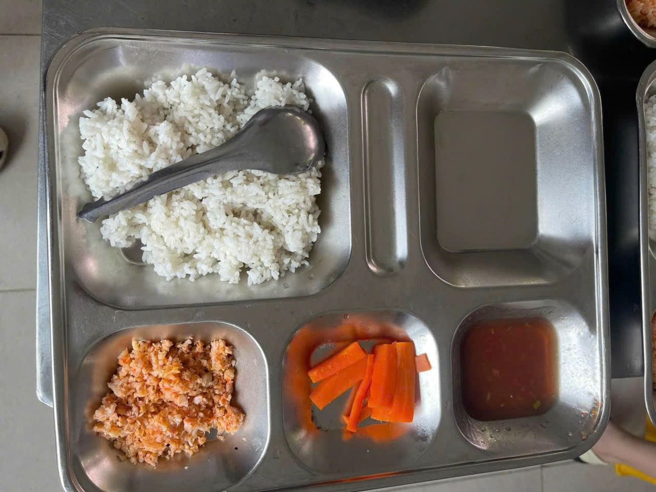 Images of the boarding meals were posted on social media. Photo: T. Lieu.