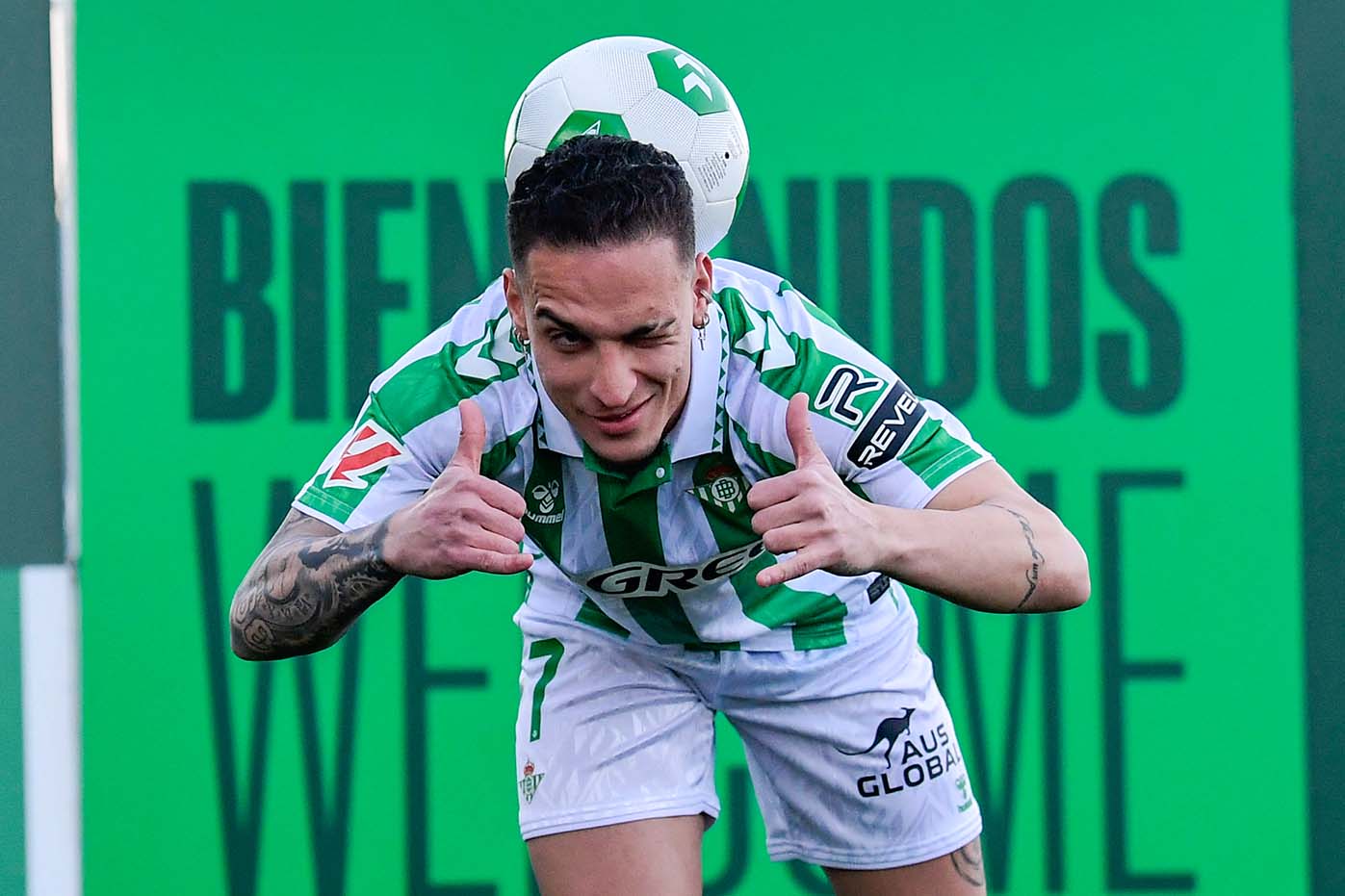 Antony dang hanh phuc tai Betis khi roi xa Ruben Amorim. Anh: AFP