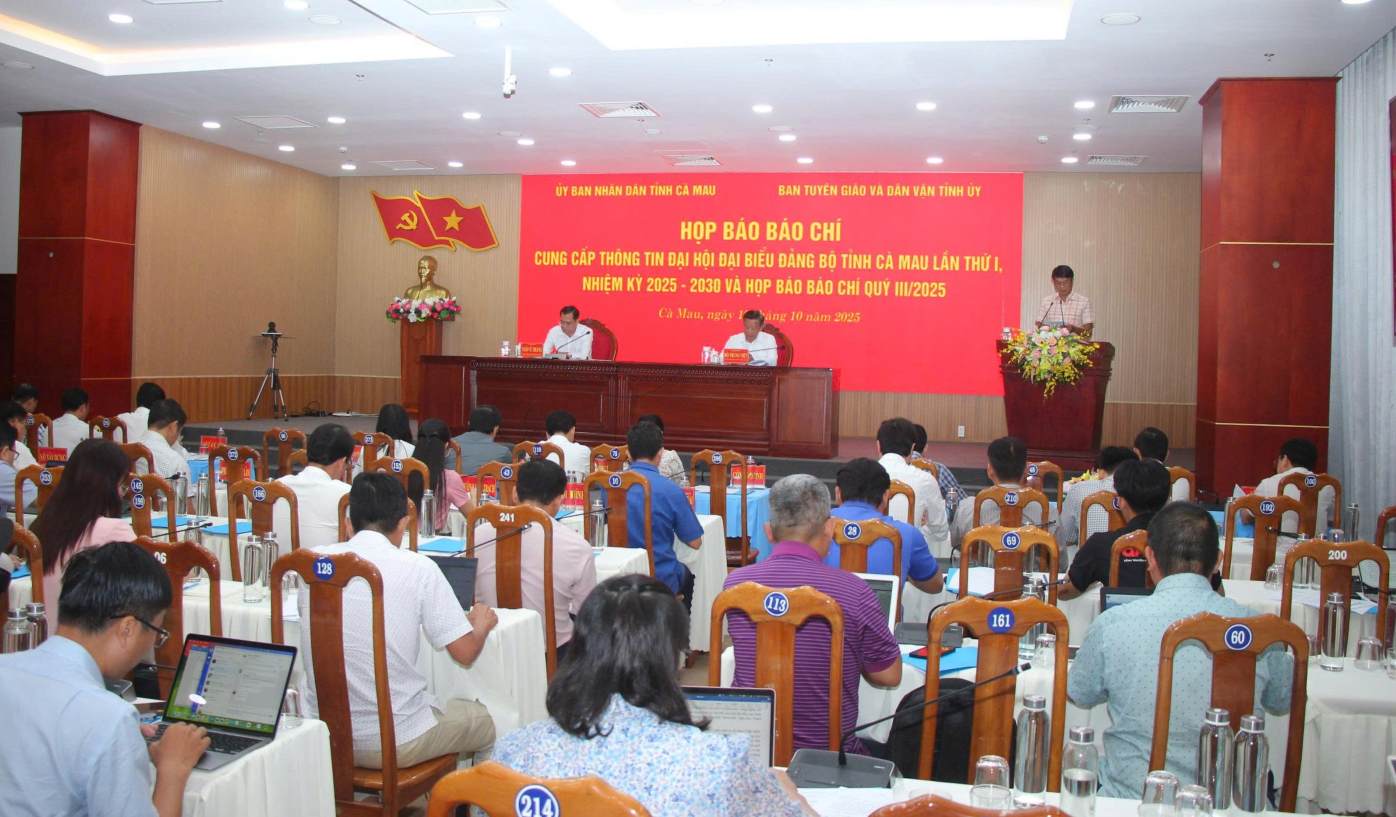 Cà Mau thông tin về Đại hội Đảng bộ tỉnh lần thứ nhất.Ảnh: Nhật Hồ