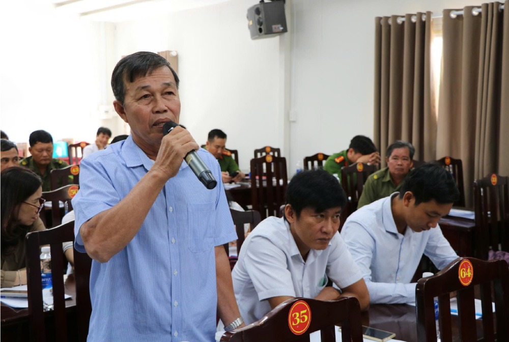 Cac dai bieu tham gia dong gop y kien de cong tac quan ly, cam hoa nguoi lam loi dat ket qua tot hon trong thoi gian toi. Anh: Tien Dung