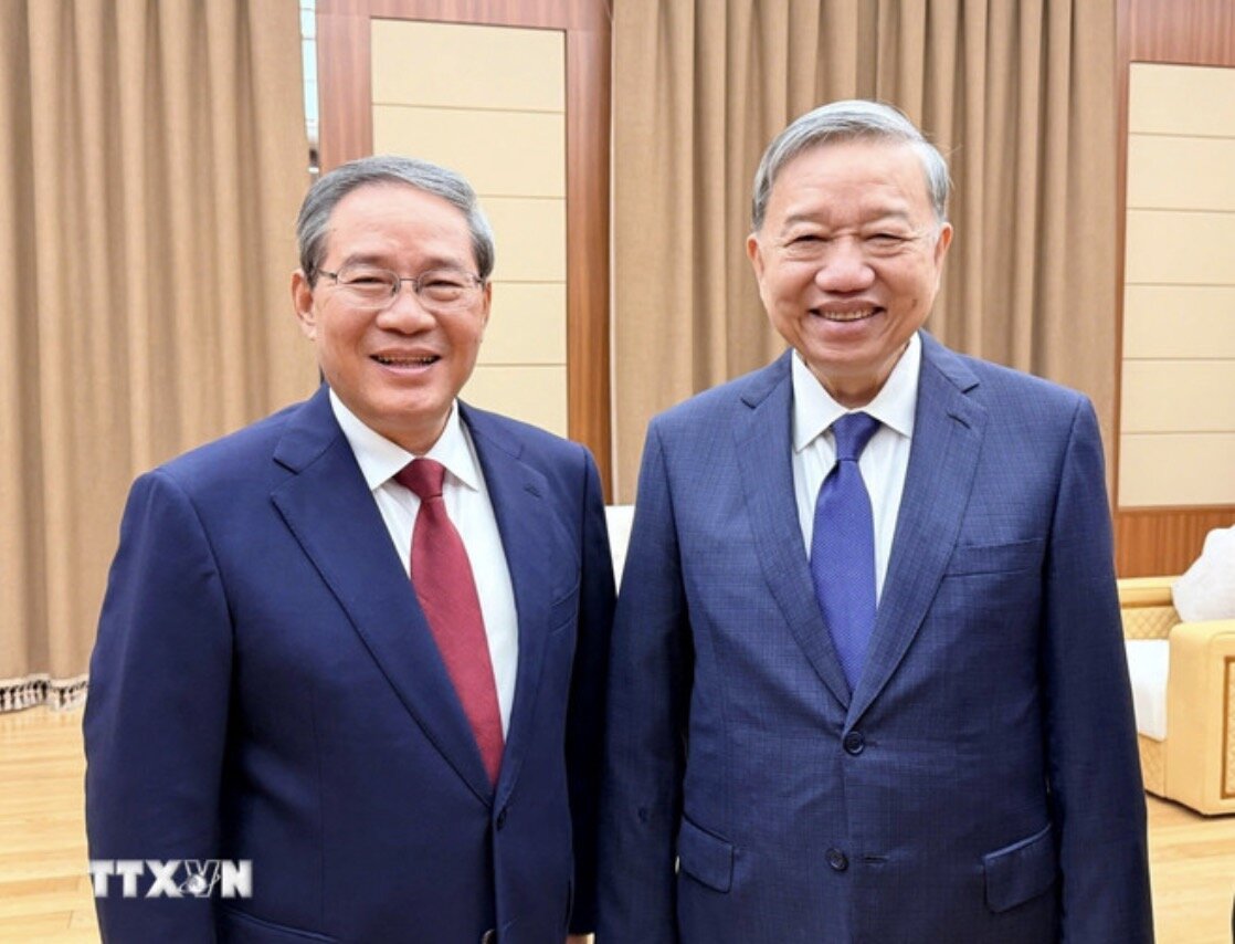 General Secretary To Lam and Politburo member and Chinese Premier Li Qiang. Photo: VNA