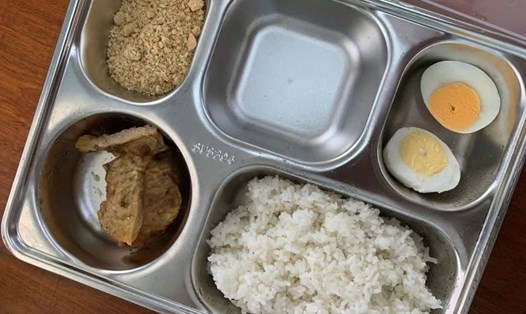 Bữa ăn bán trú 25.000 đồng gây xôn xao dư luận. Ảnh: Thanh Thảo