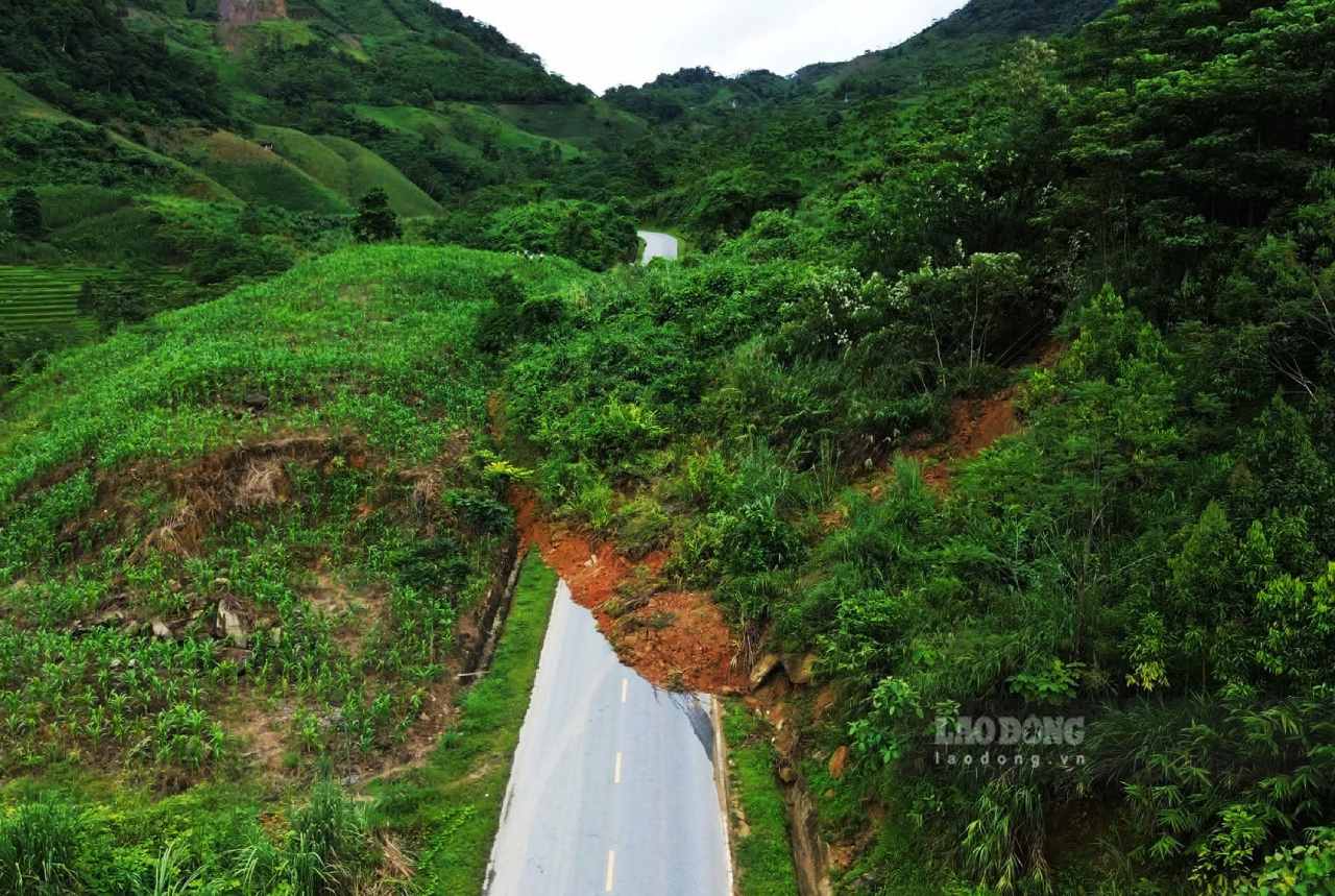 Vi tri sat lo o km7, duong tinh lo 162, tai xa Van Ban. Anh: Van Duc