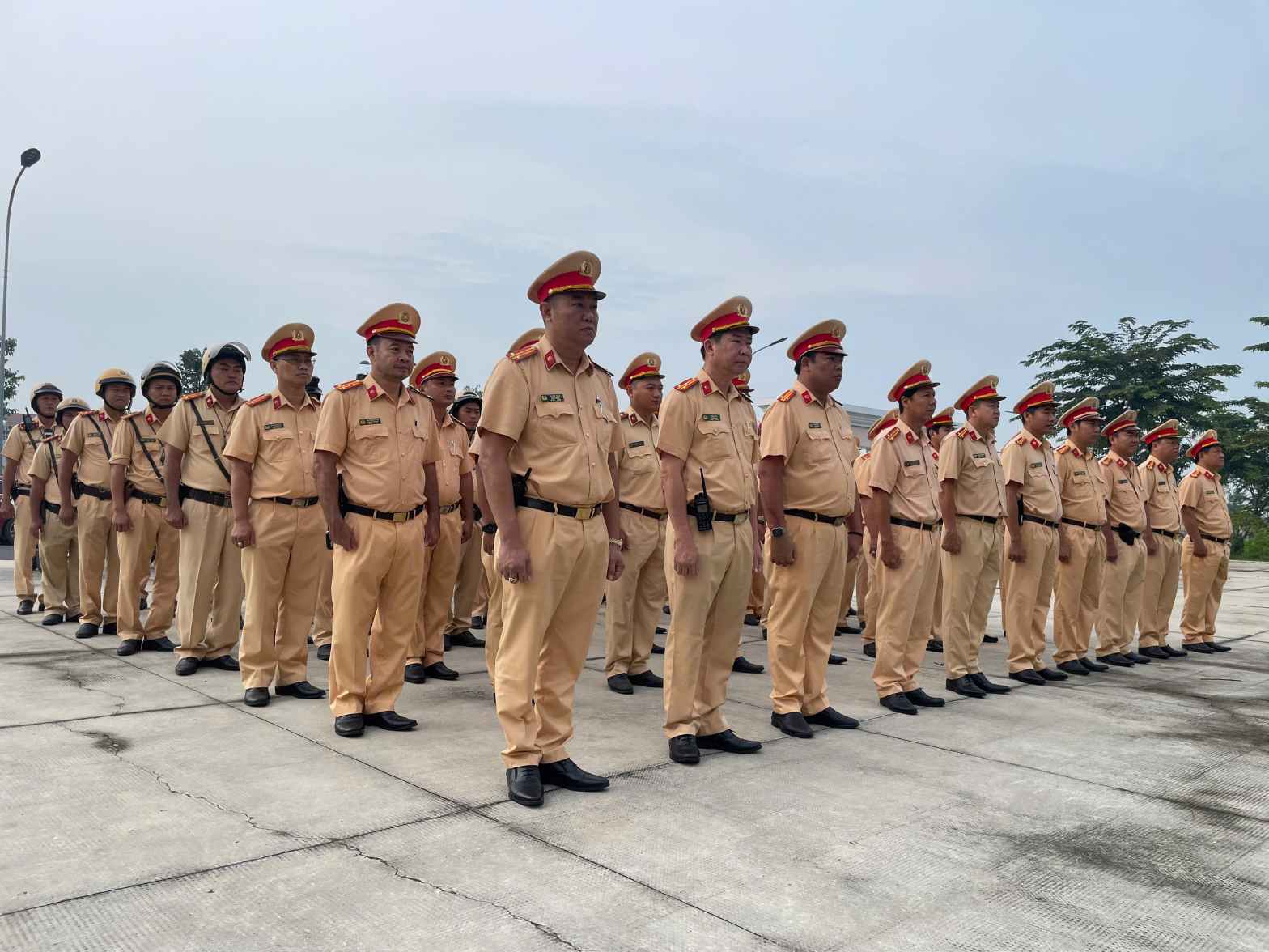 Phong CSGT Cong an TPHCM to chuc ra quan xu ly vi pham nong do con, ma tuy. Anh: Dinh Trong