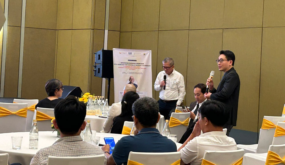 Thien Nhan Hospitalがロボット手術と低侵襲技術に関するセミナーを開催。写真:企業提供