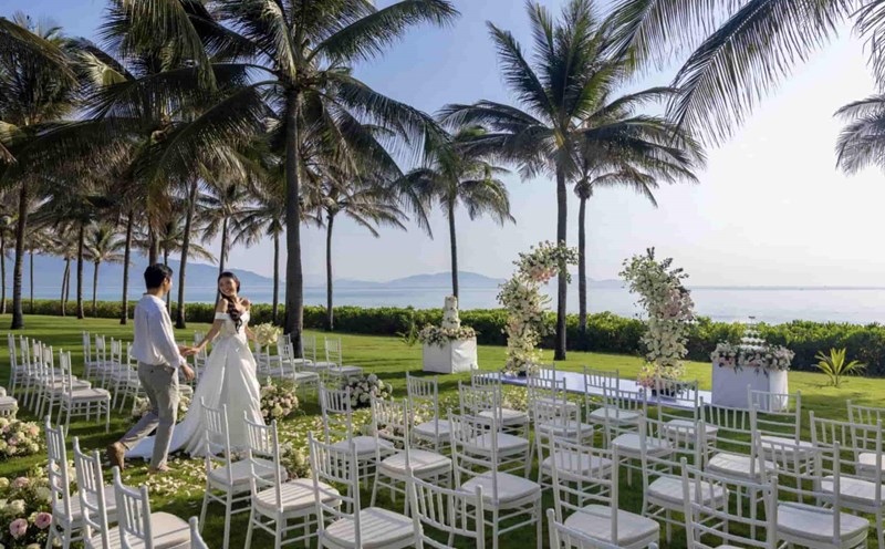 The group of experts organizing the top wedding party in India has just had a fam trip survey to Khanh Hoa. Photo: Huu Long