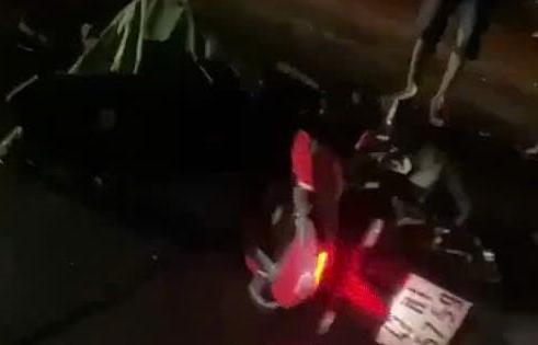 A serious traffic accident has just occurred on National Highway 26 in Dak Lak province, causing a motorcyclist to die on the spot. Photo: Phan Tuan