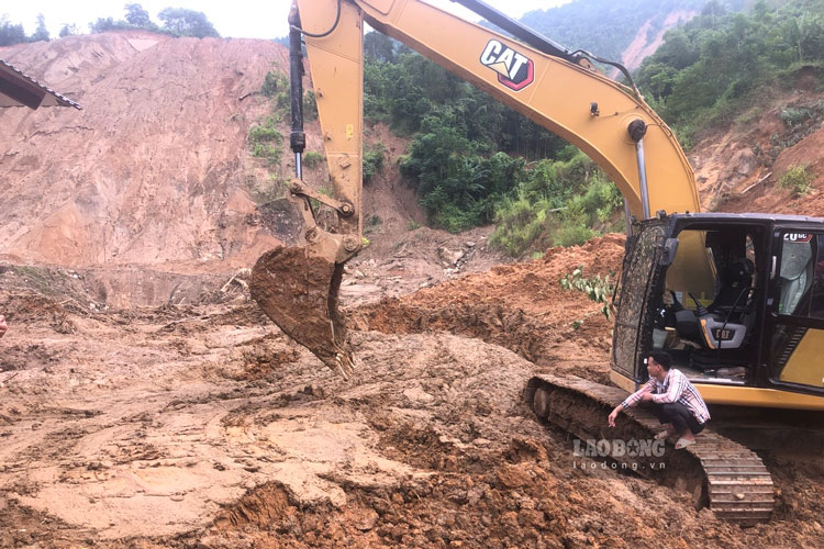 Nhieu diem sat lo sau bao gay anh huong den qua trinh thi cong. Anh: Dinh Dai
