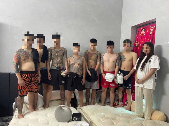 Khởi tố nhóm đối tượng từ Nghệ An sang Hà Tĩnh tổ chức sử dụng ma túy