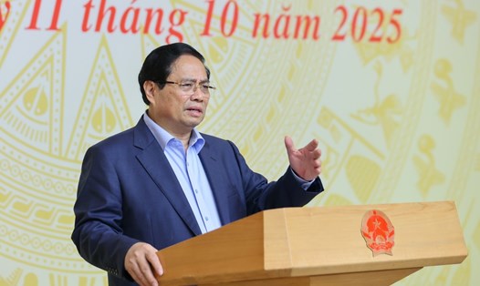 Ủy viên Bộ Chính trị, Thủ tướng Chính phủ Phạm Minh Chính lưu ý việc phát triển nhà ở phải nhiều phân khúc gồm cao cấp, trung bình, thu nhập thấp. Ảnh: VGP