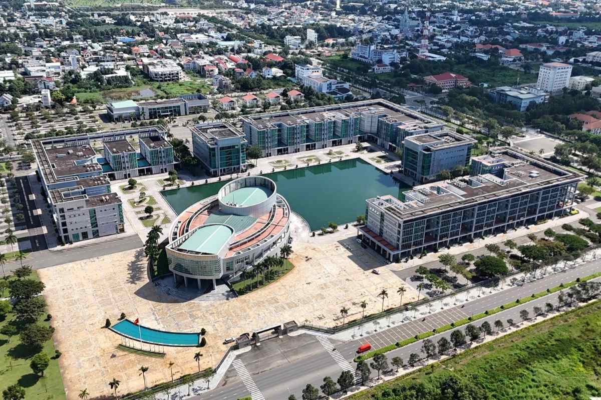 The headquarters of the Ba Ria - Vung Tau Provincial Administrative - Political Center is proposed to be assigned to Ho Chi Minh City University of Medicine and Pharmacy as a hospital's educational and operational facility. Photo: Thanh An