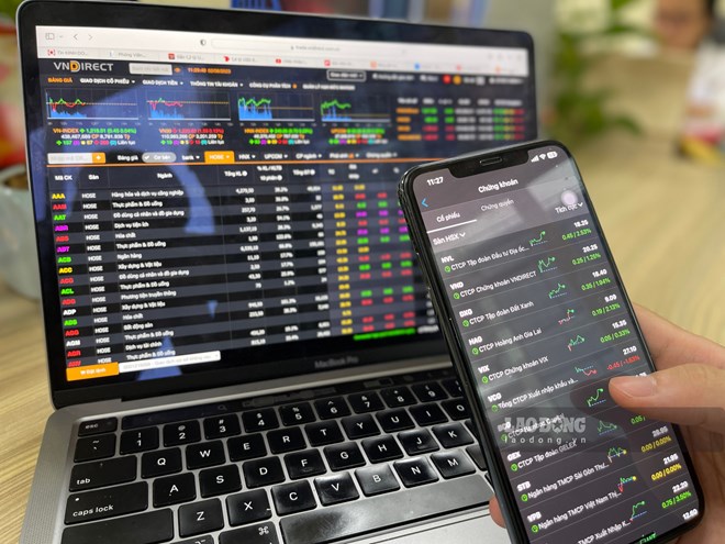 VNDIRECT 증권(HOSE: VND) 경영진이 발표한 뛰어난 사업 결과에 대한 기대는 주주들에게 긍정적인 신호를 가져다주었습니다. 사진: Duc Manh