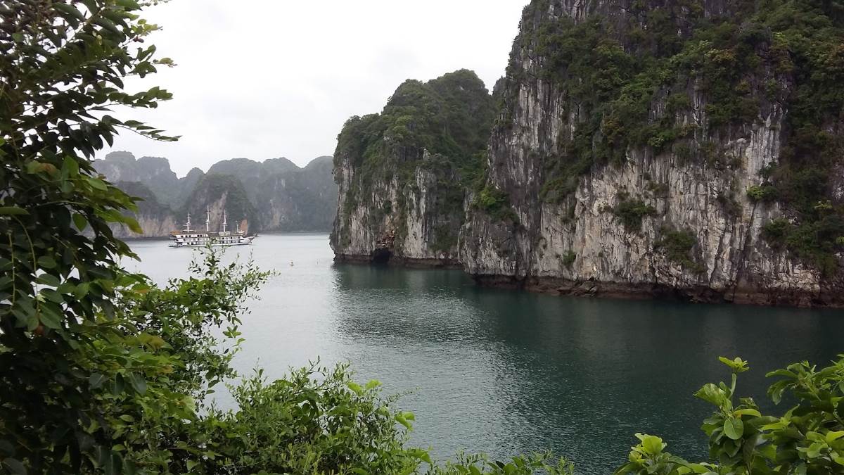 Di san thien nhien the gioi vinh Ha Long. Anh: Nguyen Hung
