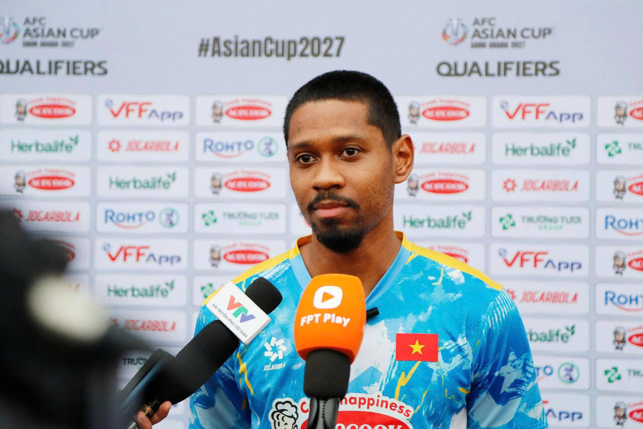 Cao Pendant Quang Vinh is proud to wear the captain's armband of the Vietnam team