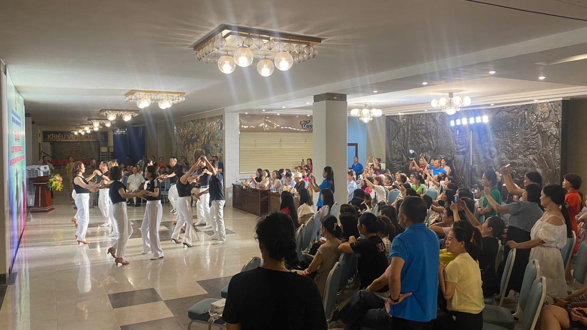 Cung Van hoa Lao dong huu nghi Viet Tiep khai giang 2 lop ki nang cho doan vien. Ảnh: Thanh Nga
