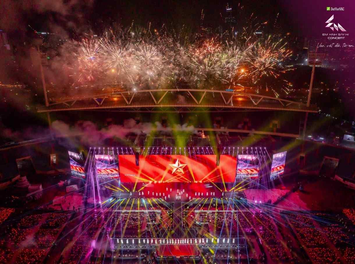 Concert Em xinh say hi duoc dau tu he thong am thanh, anh sang, ban nang... hien dai. Anh: BTC