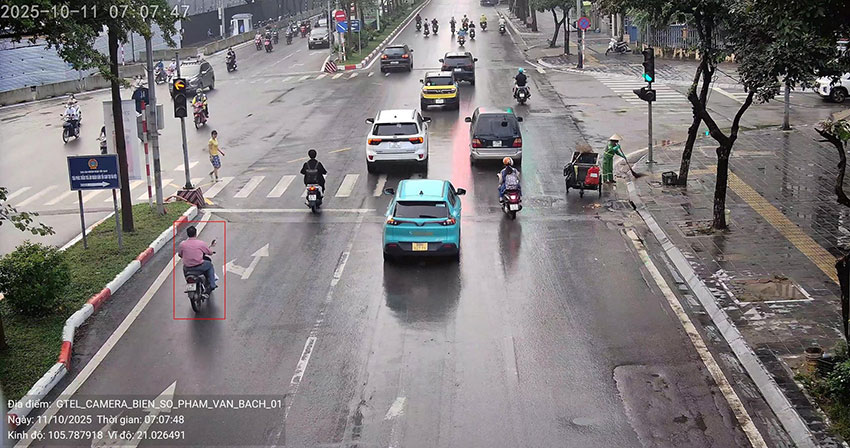Camera AI ghi nhận trường hợp vi phạm giao thông trên phố Phạm Văn Bạch ngày 11.10. Ảnh: Cục CSGT