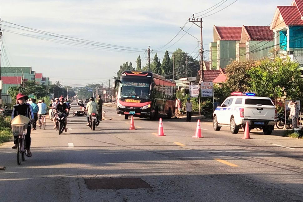 The scene of the accident in Gia Lai that killed a couple. Photo: Hoai Phuong