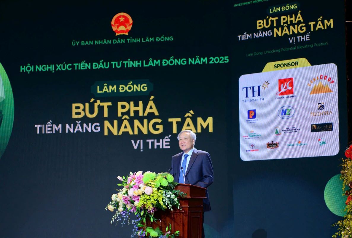 Pho Thu tuong Thuong truc Chinh phu Nguyen Hoa Binh phat bieu. Anh: Lam Hong