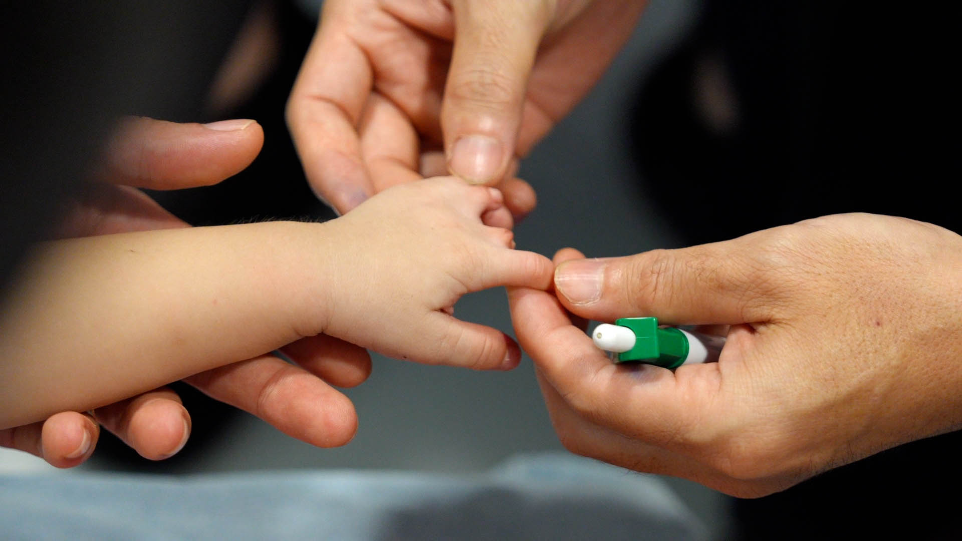 Bác sĩ khuyến cáo bí quyết giúp các cặp vợ chồng giảm nguy cơ con mắc dị tật bẩm sinh