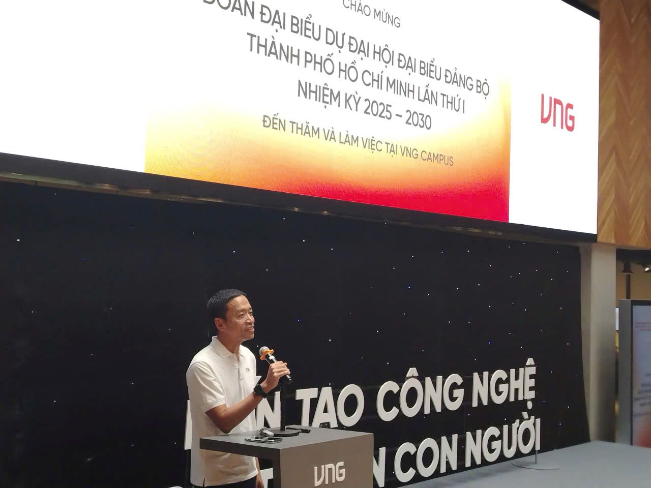 Nha sang lap kiem Chu tich VNG Le Hong Minh phat bieu tai su kien. Anh: Nguyen Dang