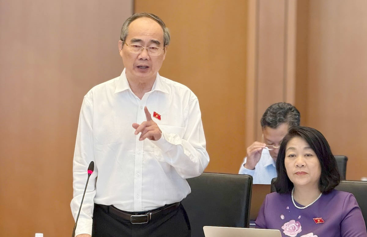 Prof. Dr. Nguyen Thien Nhan said that Vietnam needs to continue raising the retirement age to ensure a labor source and avoid waste. Photo: Le Tu.
