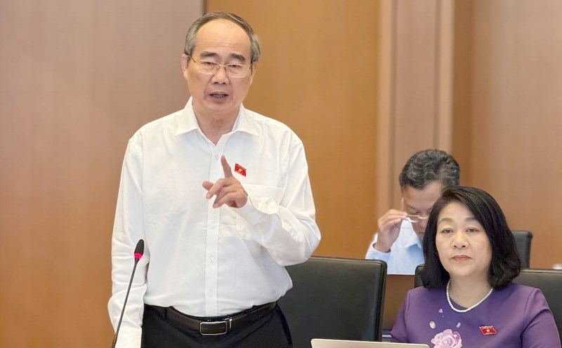 Prof. Dr. Nguyen Thien Nhan said that Vietnam needs to continue raising the retirement age to ensure a labor source and avoid waste. Photo: Le Tu.