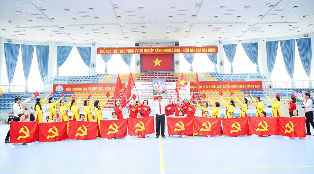 Cac van dong vien hao hung tranh tai tai Hoi thao. Anh: So VHTT TPHCM