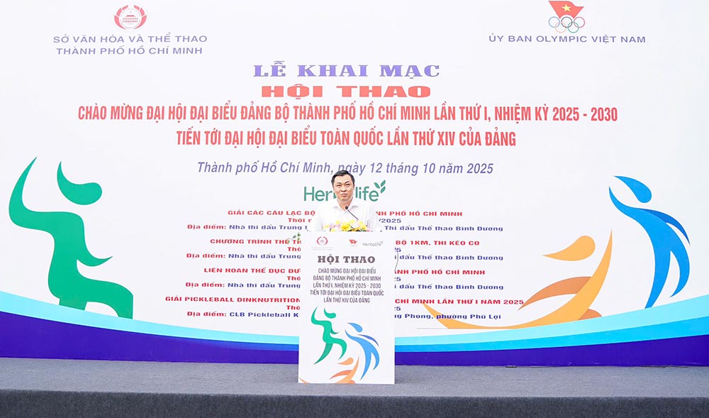 Ong Cao Van Chong phat bieu tai le khai mac. Anh: So VHTT TPHCM