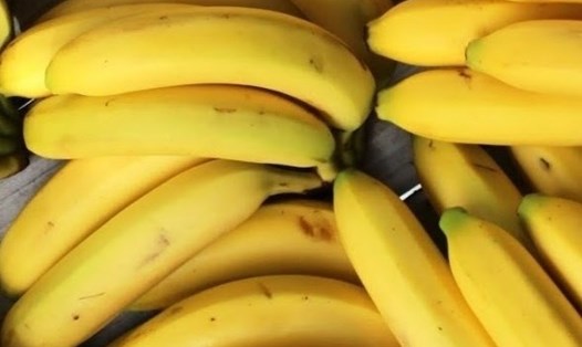 Ăn 2 quả chuối mỗi ngày có nhiều công dụng với sức khoẻ. Ảnh: Quang Minh.