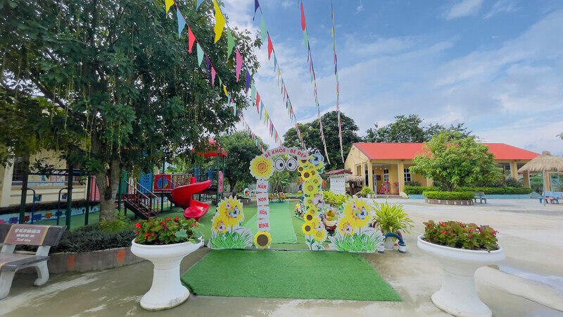 Truong Mam non Hoa Binh, xa Yen Binh truoc khi con lu quet qua. Anh: Nha truong cung cap
