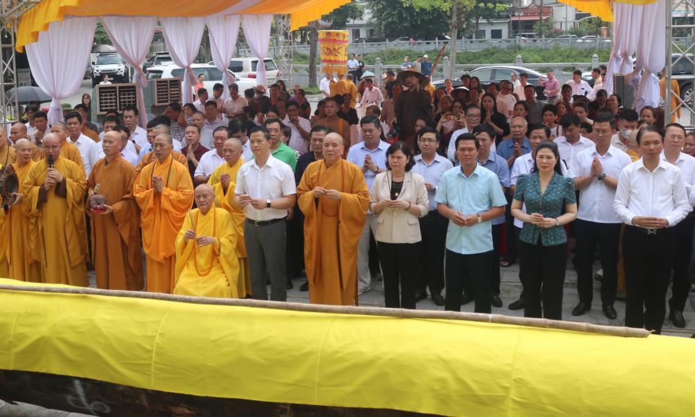 Lanh dao tinh Bac Ninh cung cac dai bieu thuc hien nghi le khoi dong du an. Anh: Thuan Thao
