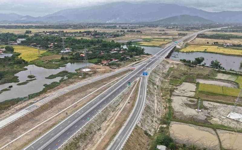Authorities in Khanh Hoa province are researching and developing software to monitor the disbursement of public investment capital. Photo: Huu Long