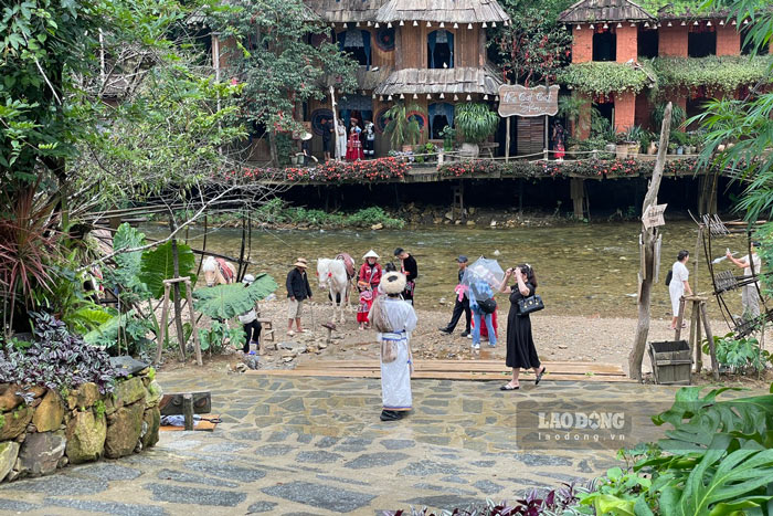 Hoat dong du lich cua Sa Pa it nhieu bi anh huong sau bao lu. Anh: Dinh Dai