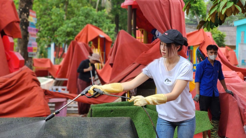 A hau Thu Tra muon se chia cung nguoi dan. Anh: Sen Vang