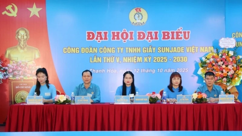 The Executive Committee of the Trade Union of Sunjade Vietnam Shoes Co., Ltd. held the 5th Congress of Delegates for the 2025-2030 term. Photo: Thanh Hoa Trade Union