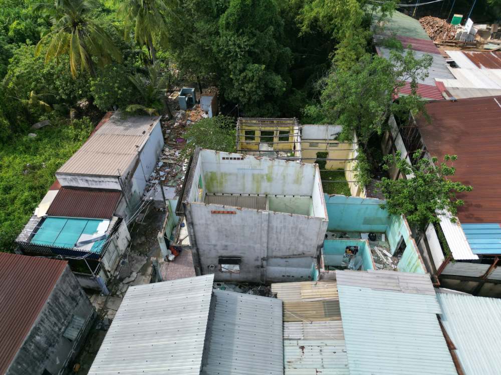 Cach do khoang 4 km, nhieu ho dan o gan khu vuc nga tu Binh Thai dang ban giao mat bang de thi cong doan 2.