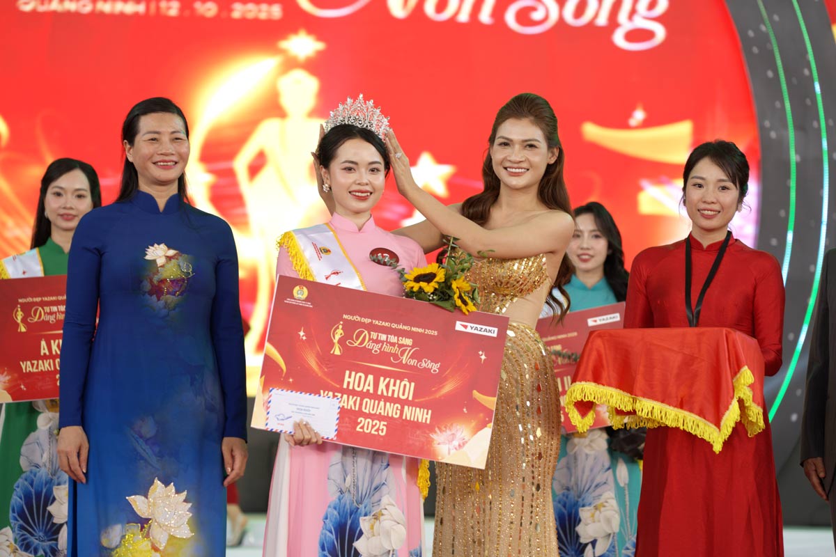 The organizing committee awarded the title of Miss "Yizaki Quang Ninh Beauty 2025" to contestant Nguyen Ly Ly ( PUD department). Photo: Doan Hung