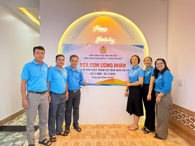 El Sindicato de la Zona Especial de Phu Quy (provincia de Lam Dong) siempre mantiene sus actividades y cuida a los trabajadores contribuyendo al desarrollo local. Foto: Nguyen Tam