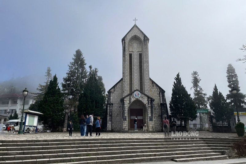 台風と洪水の後、サパが観光客を再訪