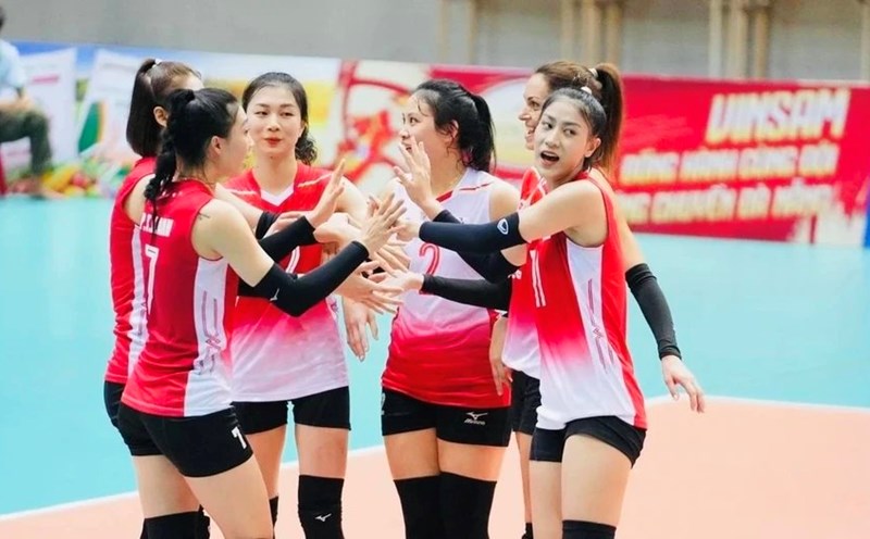 The Information Corps met LPB Ninh Binh in the semi-finals of the national volleyball tournament. Photo: VFV