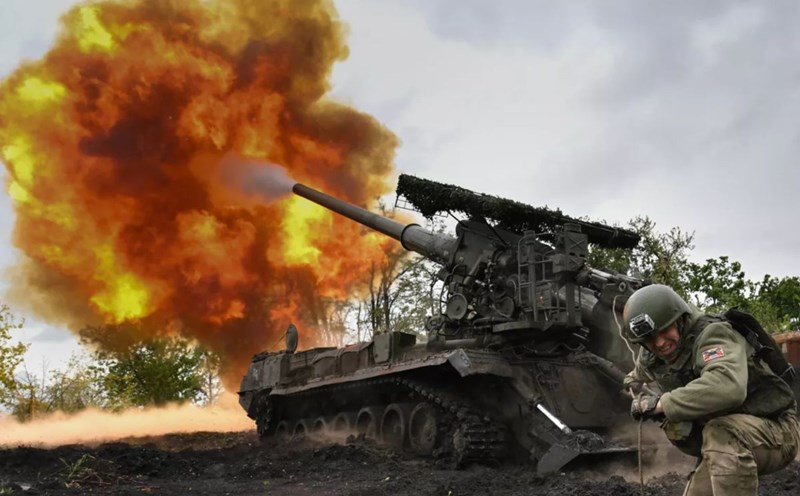 The combat operations of the Russian 2S7M Malka self-propelled artillery control team. Photo: Sputnik
